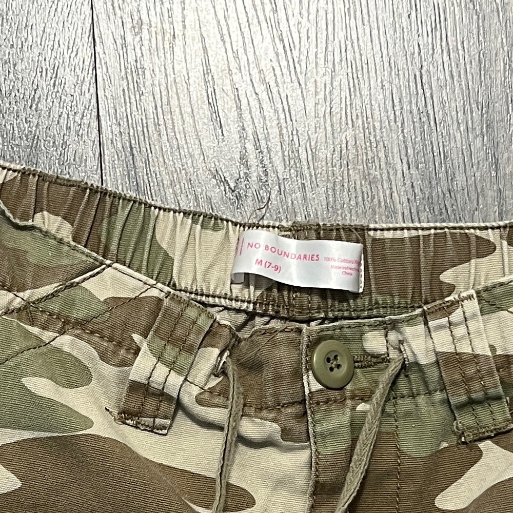 💛🦢5 FOR $10!!! 🦢💛 Camo Cargo Utility Shorts - Picture 3 of 3